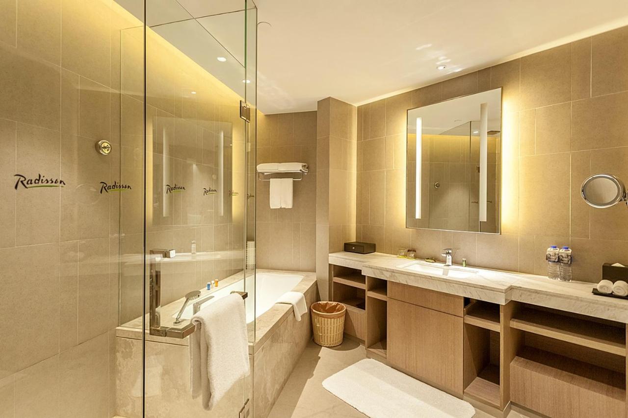 Radisson Exhibition Center Shanghai photo