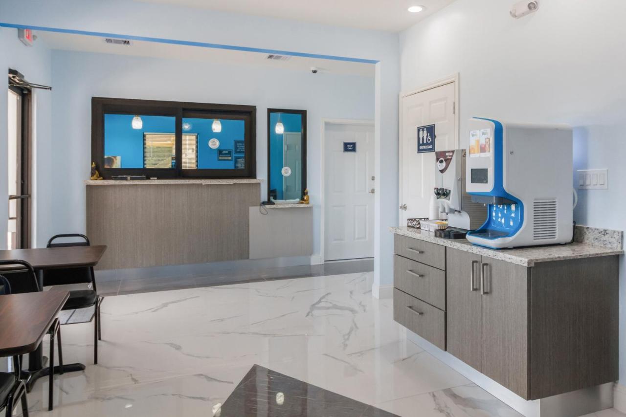 Americas Best Value Inn- Aldine Westfield — photo 20