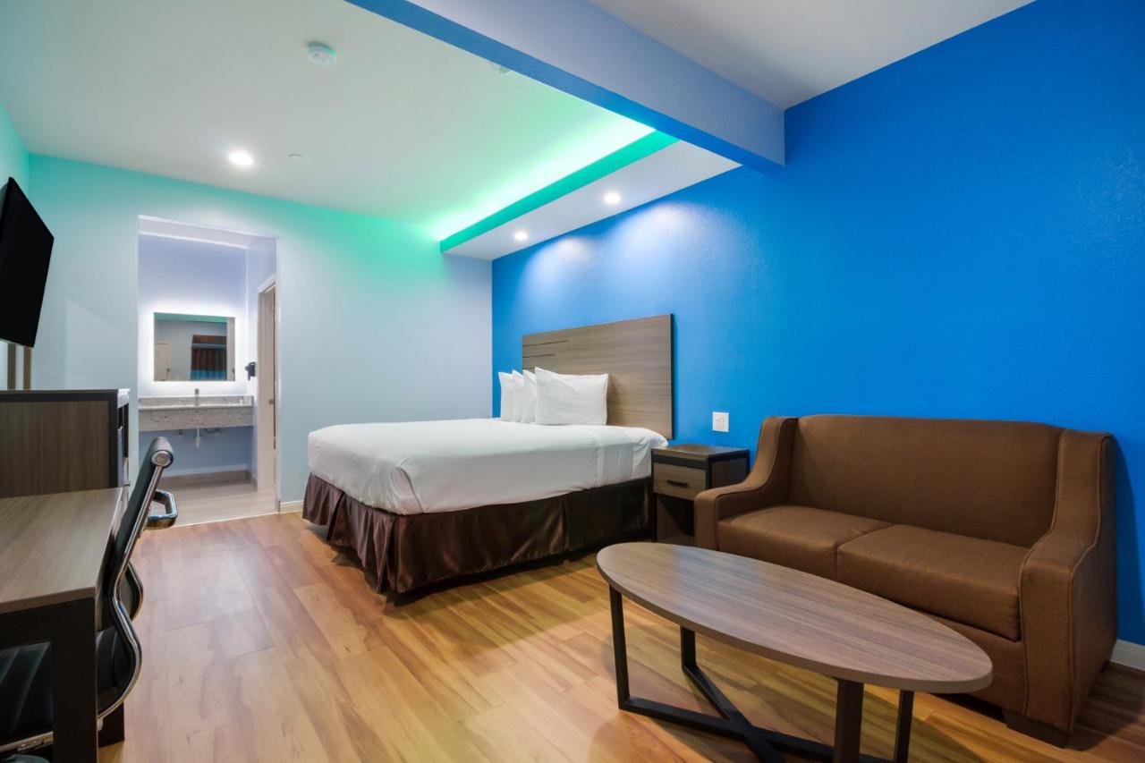 Americas Best Value Inn- Aldine Westfield — photo 5