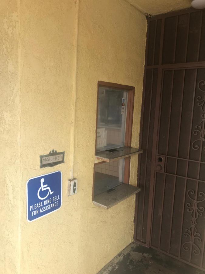 Palms Motel — photo 12