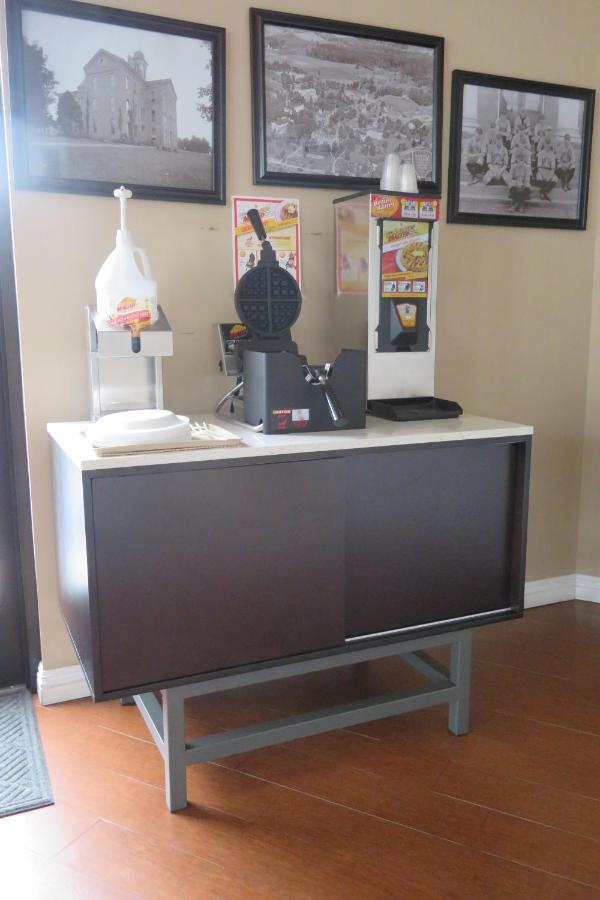 Luxbury Inn & Suites — photo 24