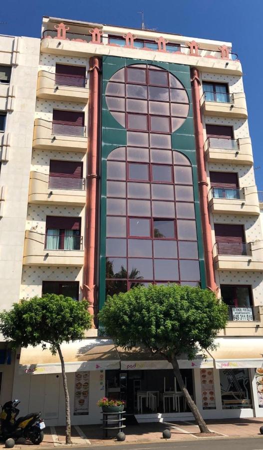 Atico-Duplex primera linea de playa en el centro de Estepona ...