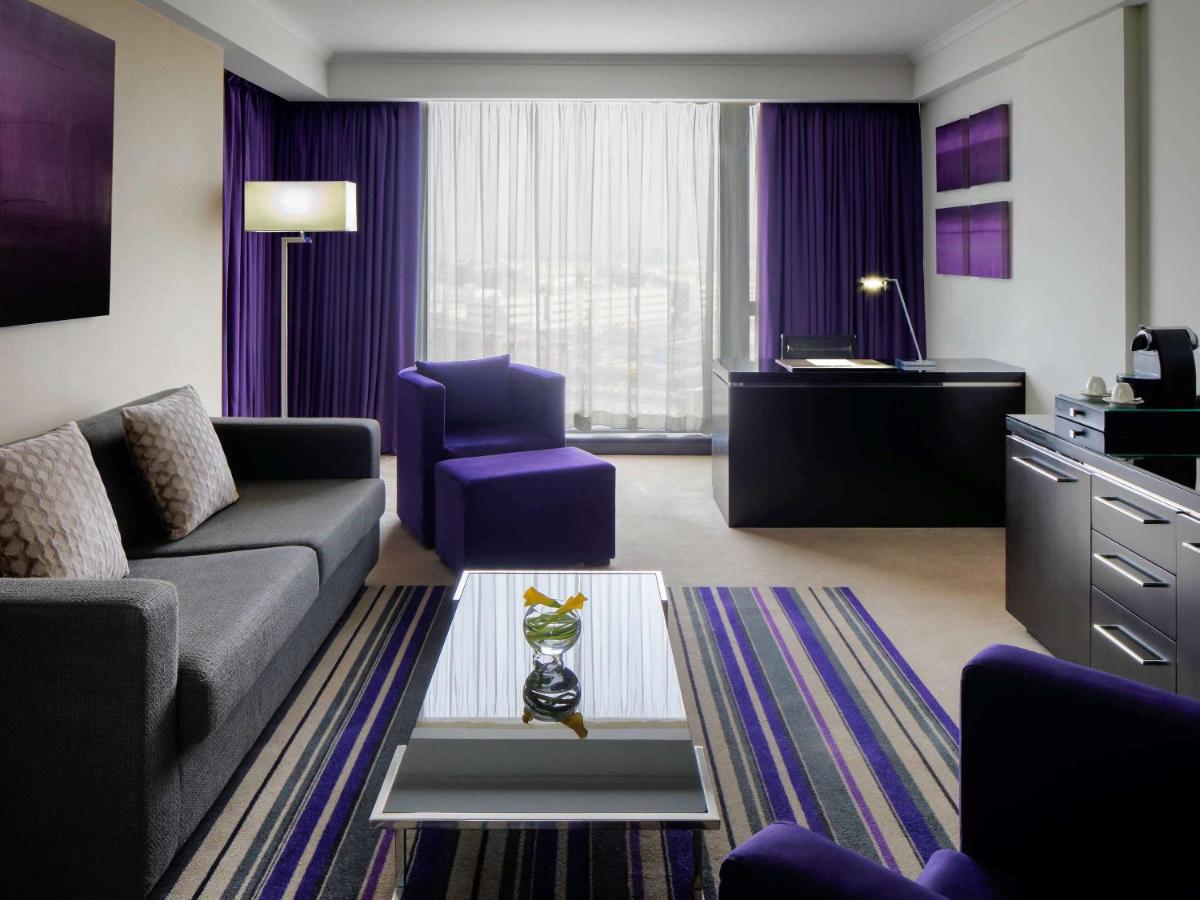 Pullman Dubai Creek City Centre photo