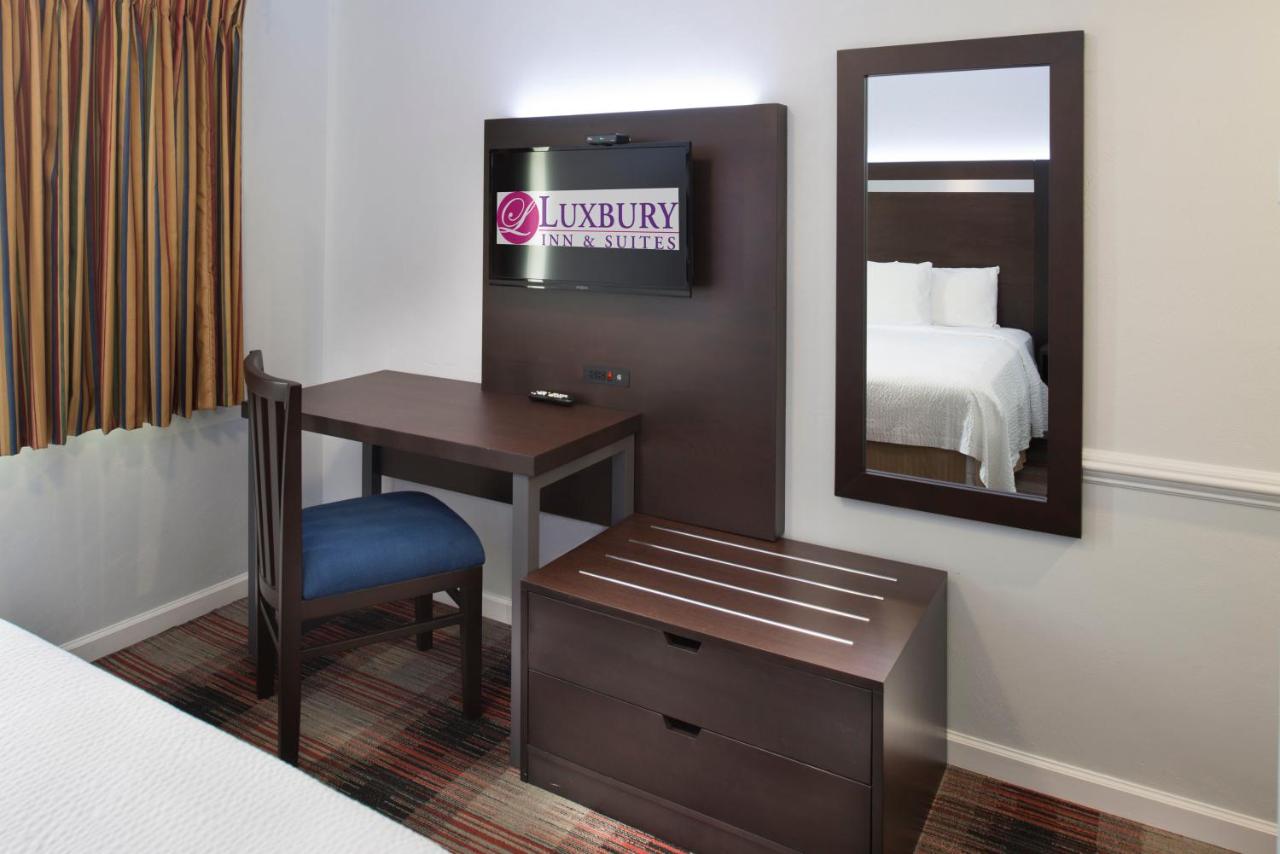 Luxbury Inn & Suites — photo 9