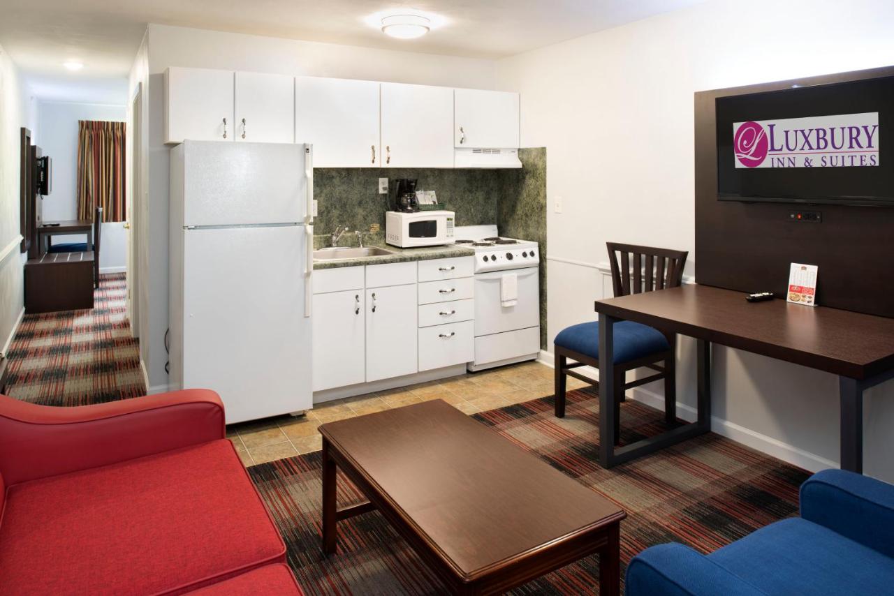 Luxbury Inn & Suites — photo 17