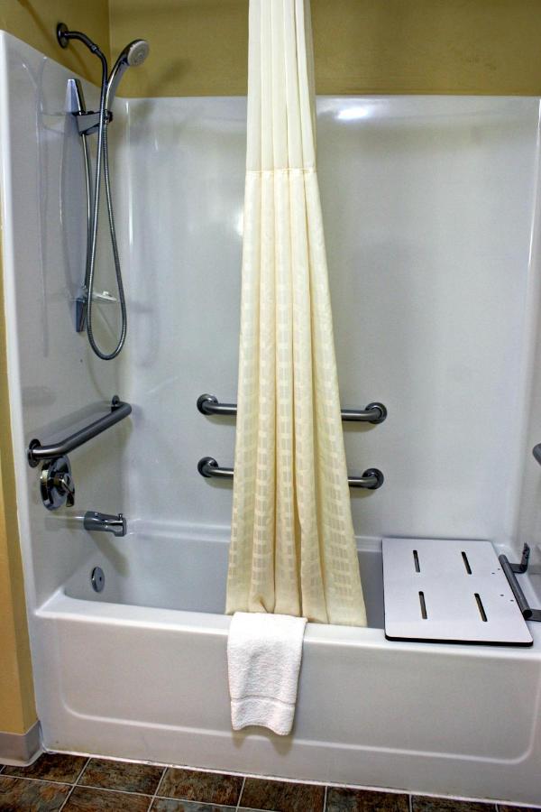 Luxbury Inn & Suites — photo 8