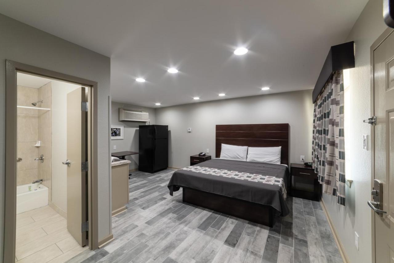 Budget Inn — photo 1