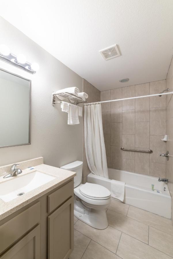Budget Inn — photo 8