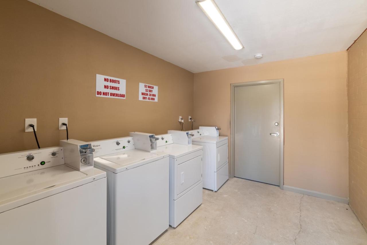 Budget Inn — photo 12