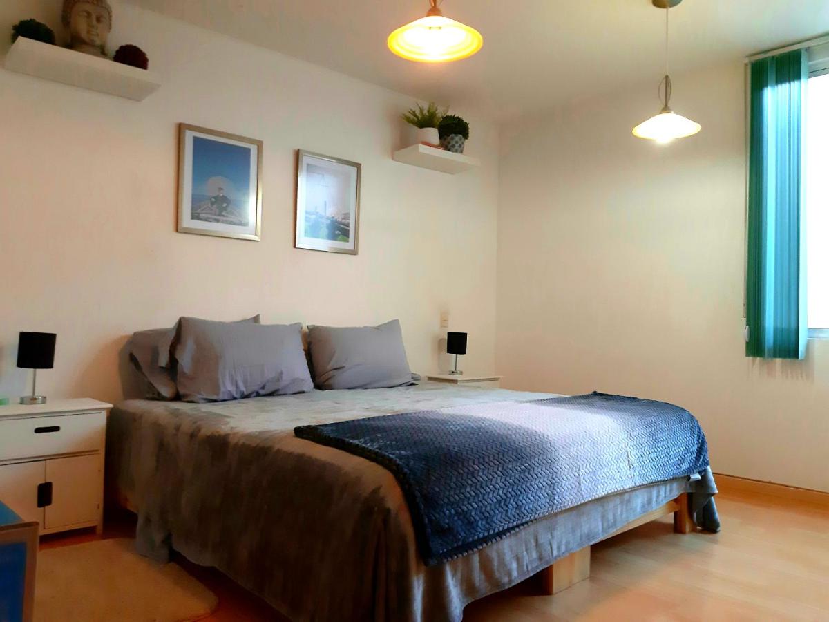 Happy Little Chicago WTC - 2