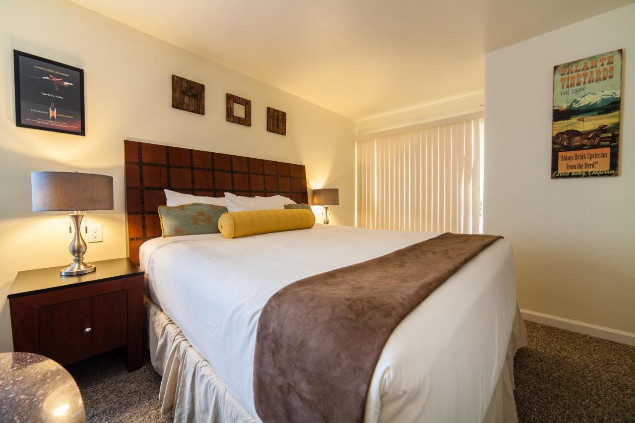 The Vendange Carmel Inn & Suites — photo 24