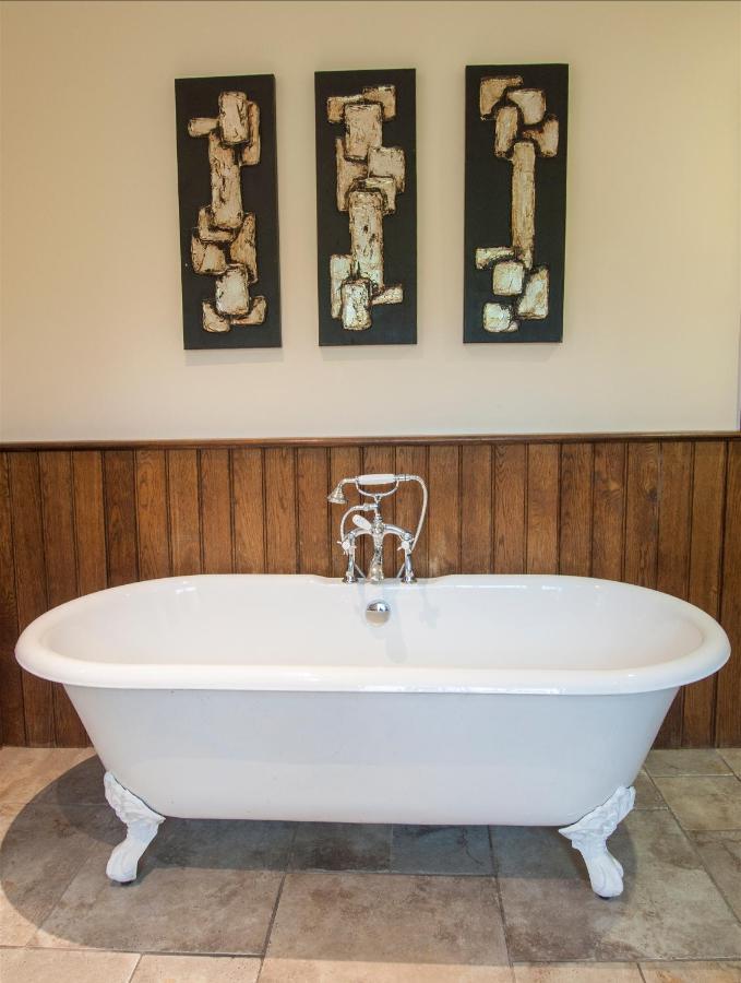 Woodbury Suite