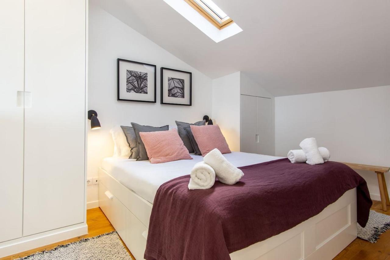 LovelyStay - Turquoise River View II - 5