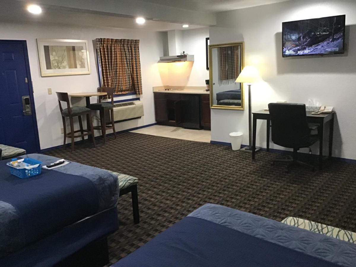 Budget Inn — photo 4