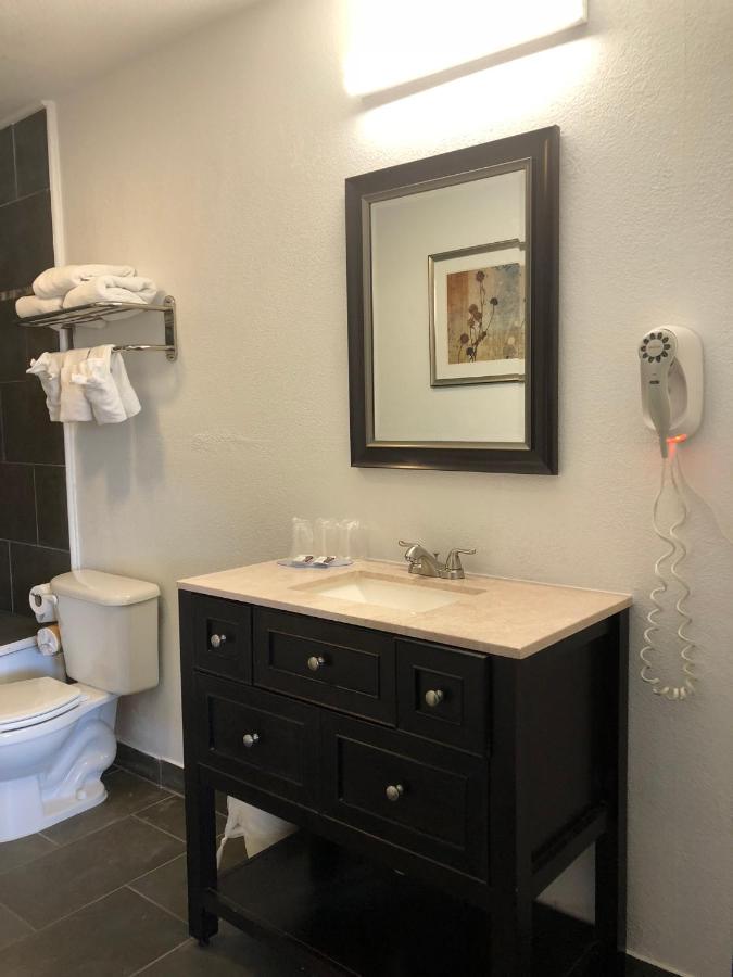 Budget Inn — photo 6
