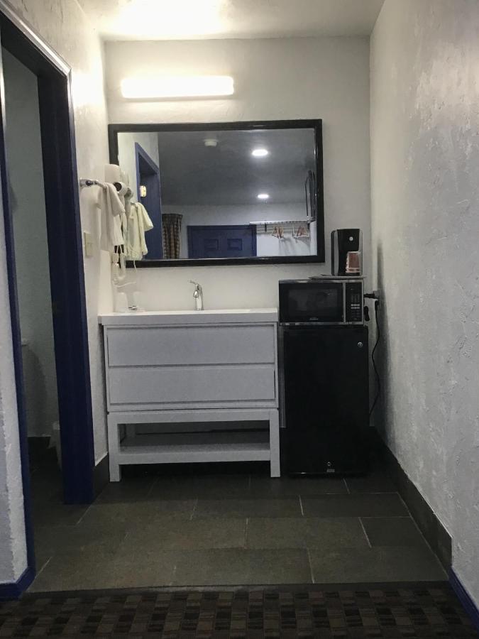 Budget Inn — photo 21
