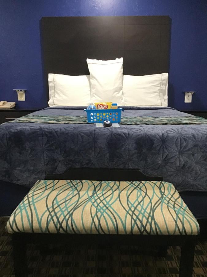 Budget Inn — photo 22