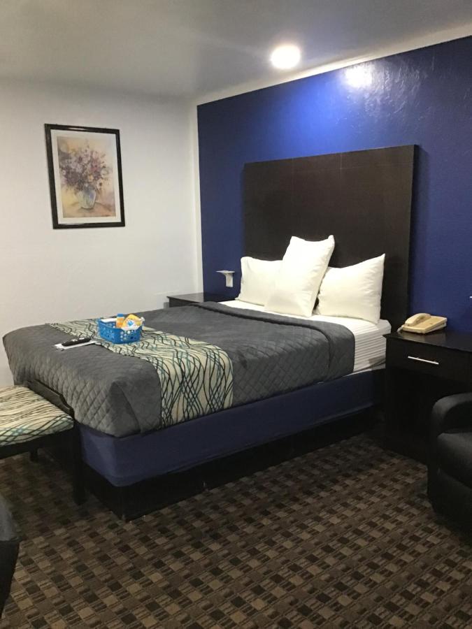 Budget Inn — photo 24