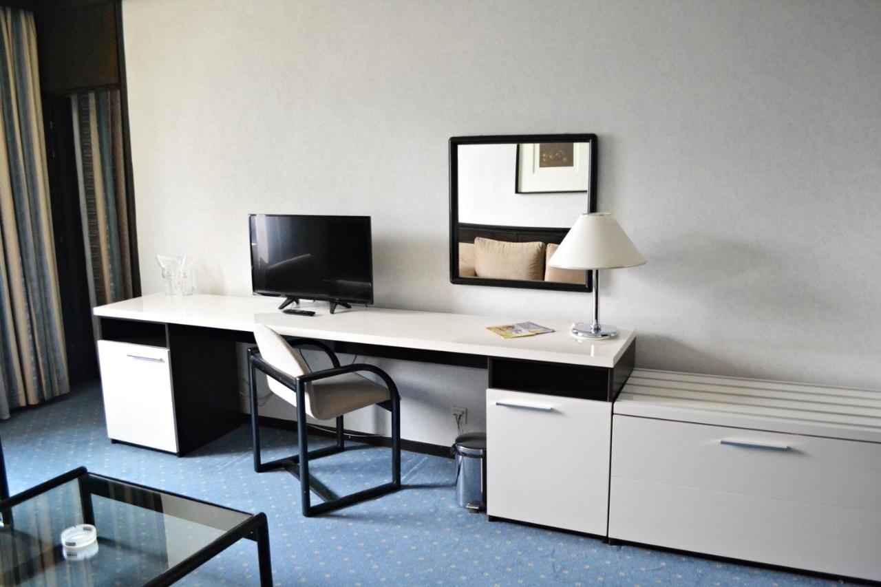 Hotel Holiday photo