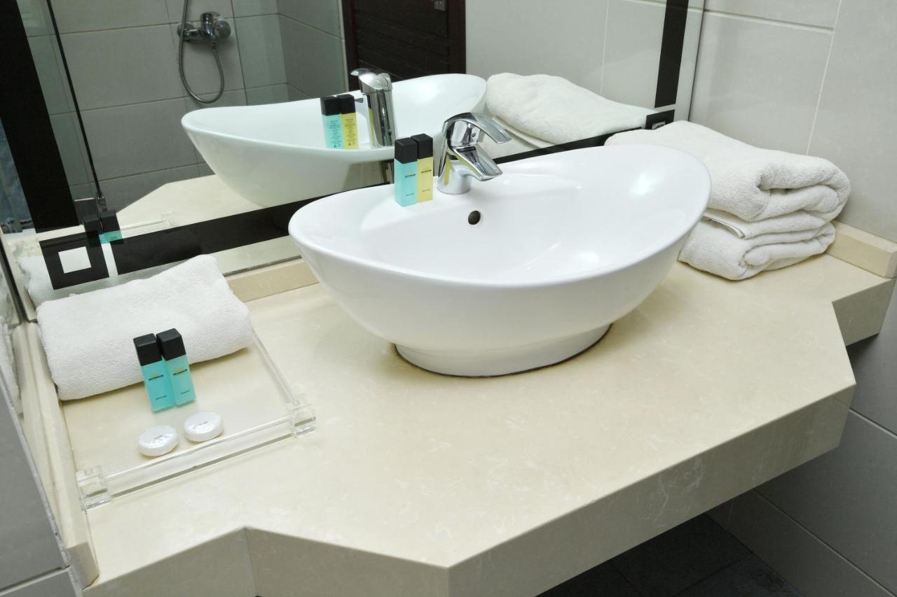 Hollywood Inn Boutique Hotel photo