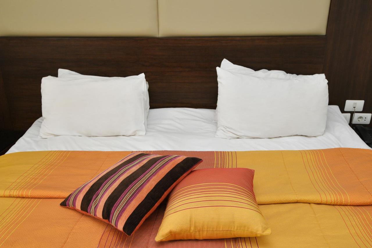 Hollywood Inn Boutique Hotel photo