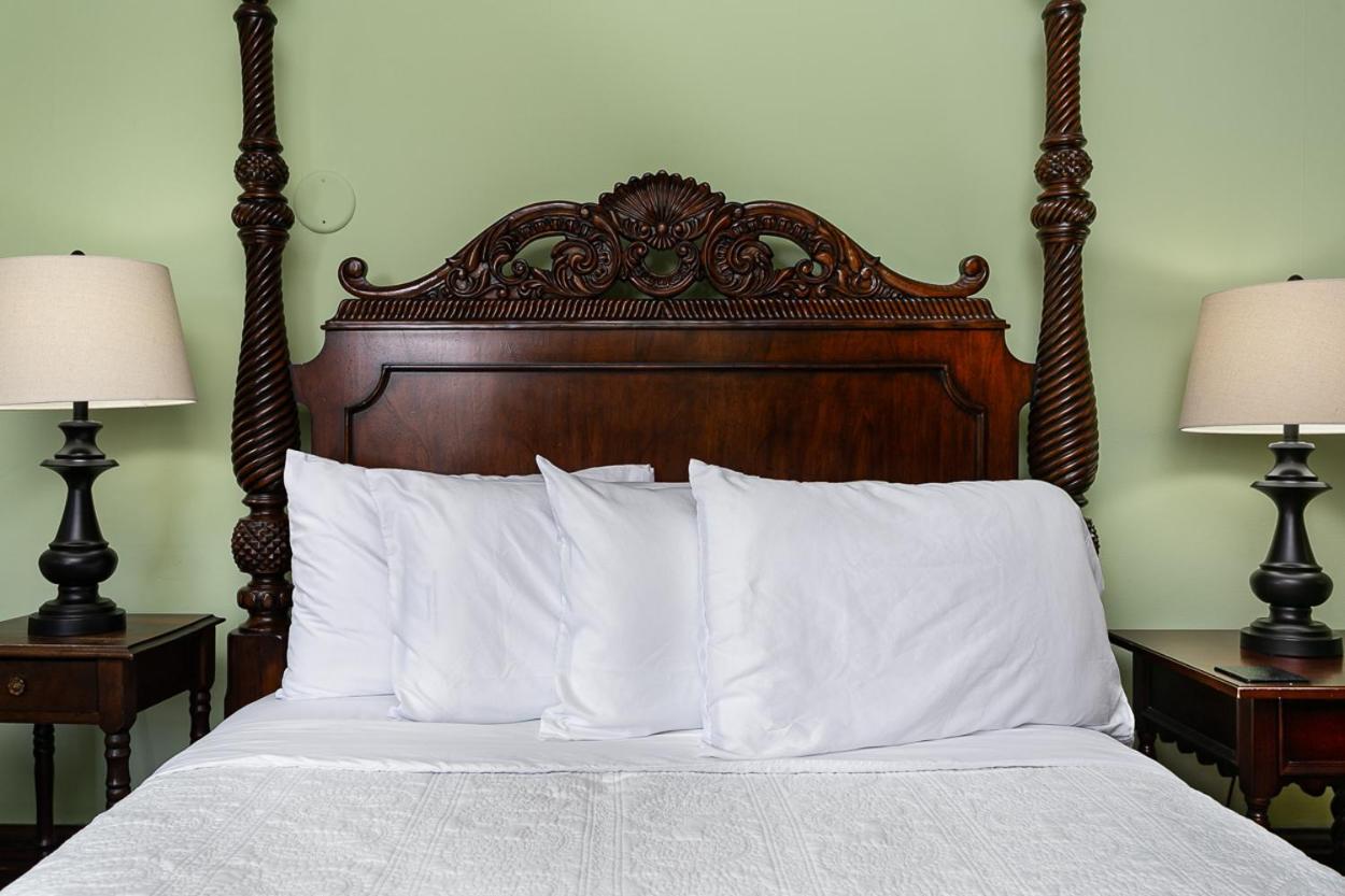 Cedar Crest Inn — photo 20