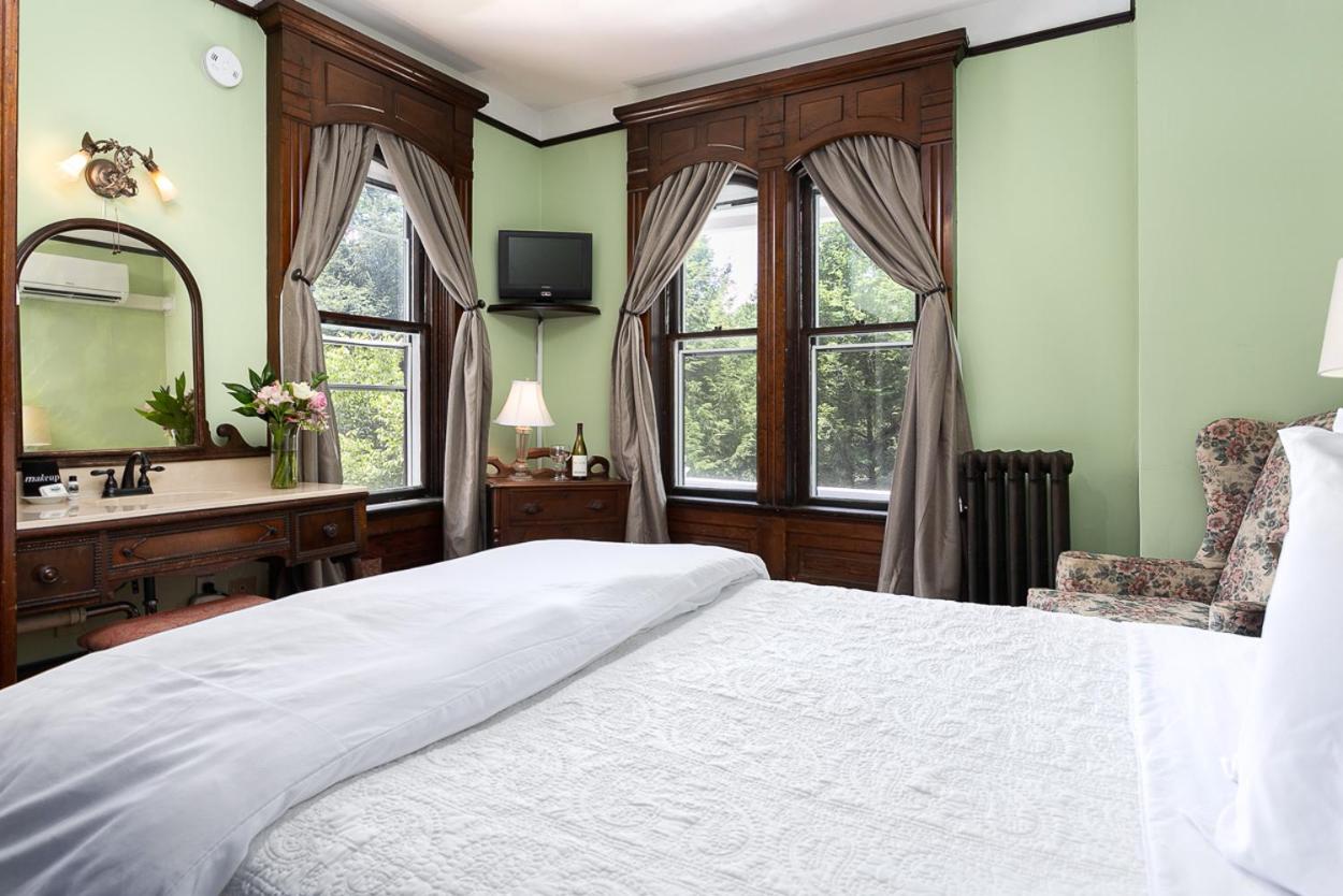 Cedar Crest Inn — photo 19