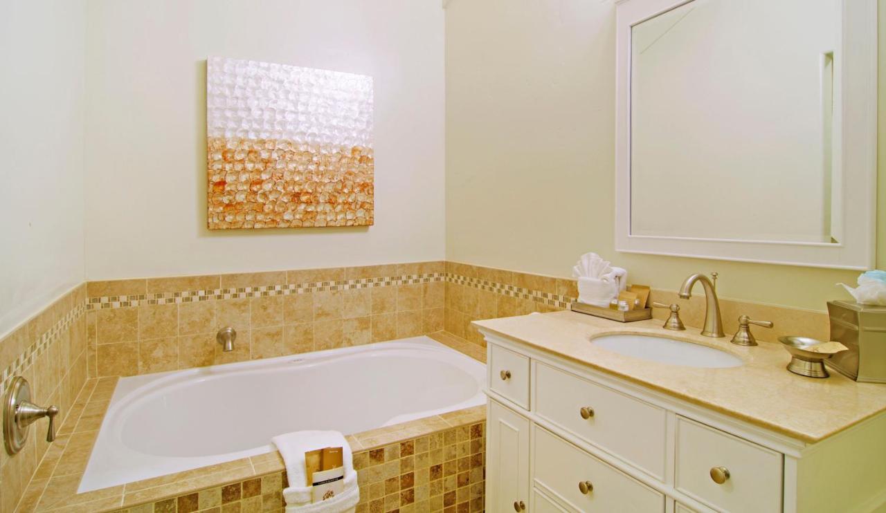Carriage House Inn — photo 19