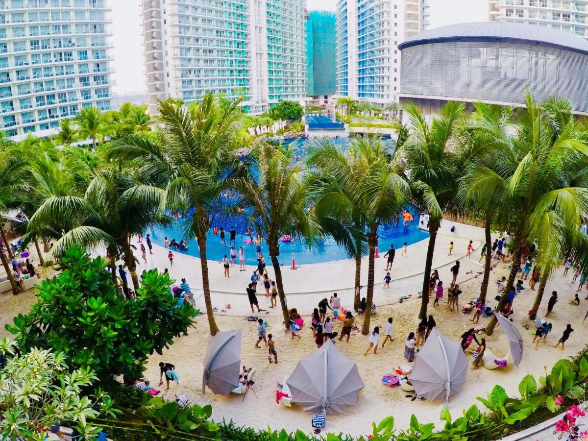 Beach: Davis Place at Azure