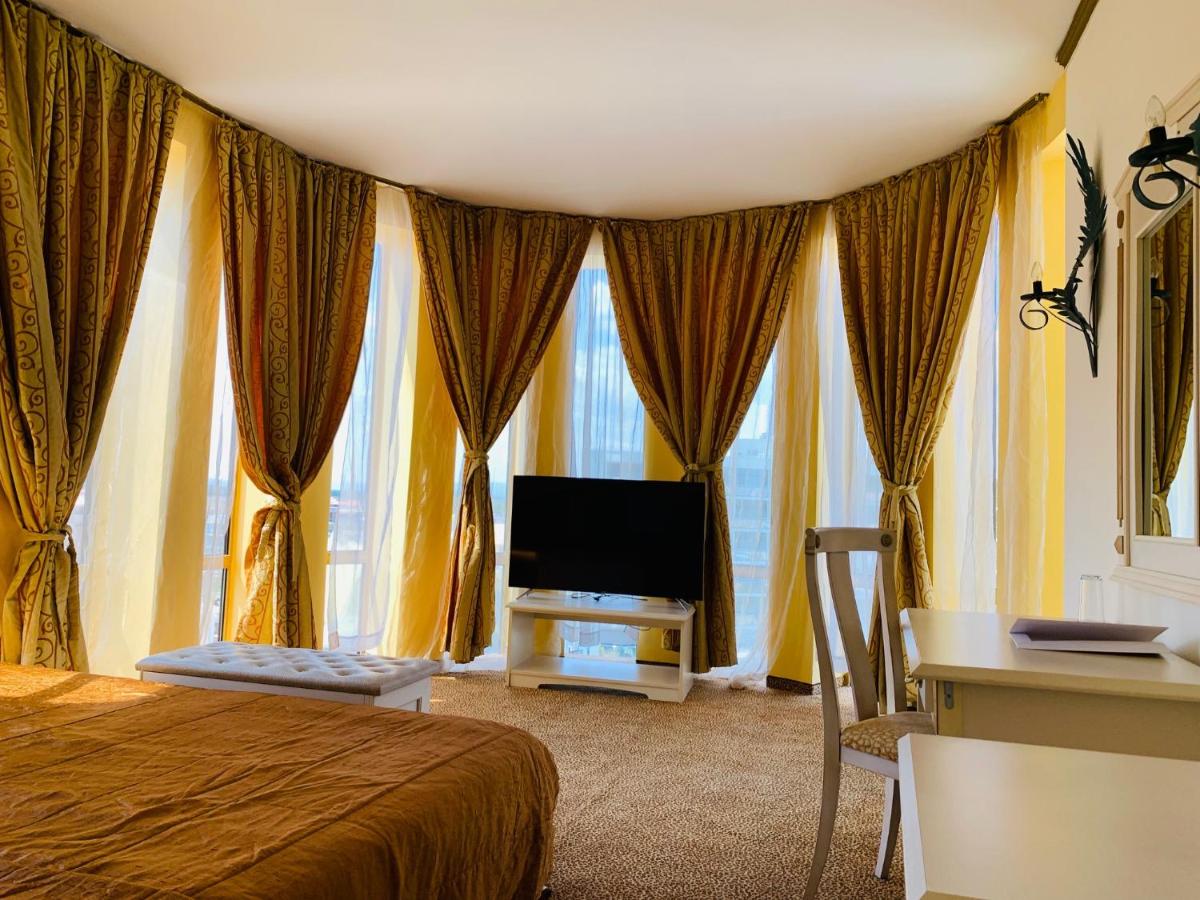 Imperial Palace Hotel photo