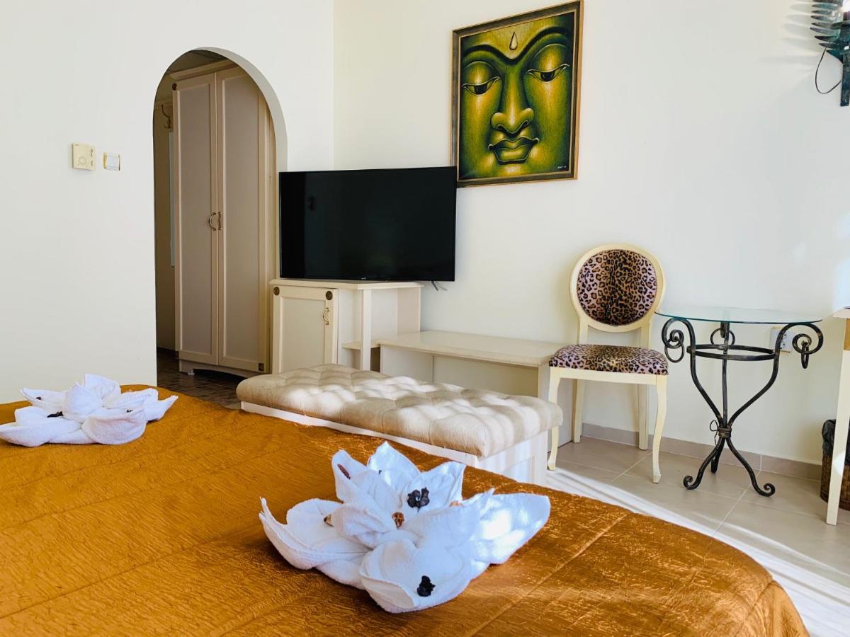 Imperial Palace Hotel photo