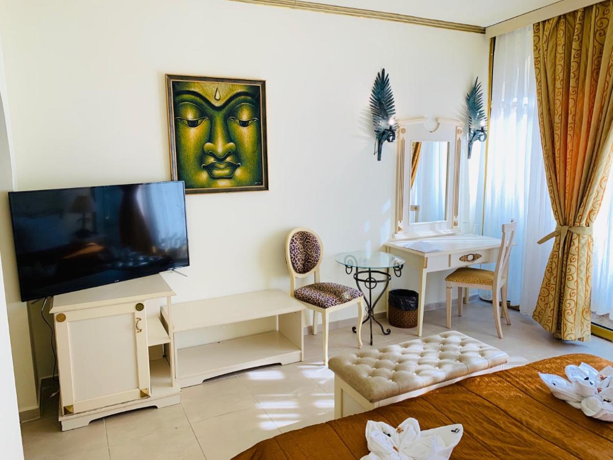 Imperial Palace Hotel photo