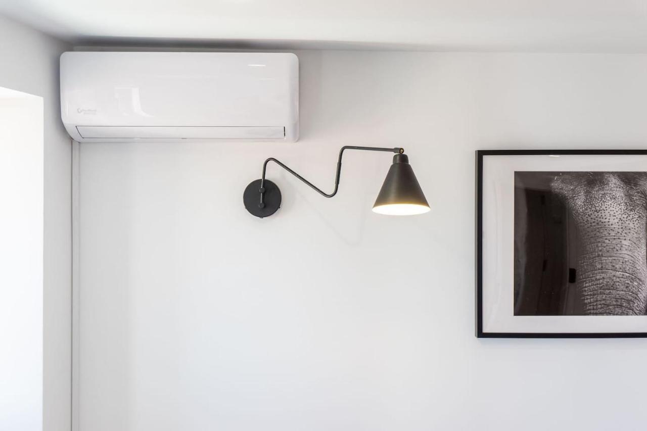 LovelyStay - Turquoise River View I - 2