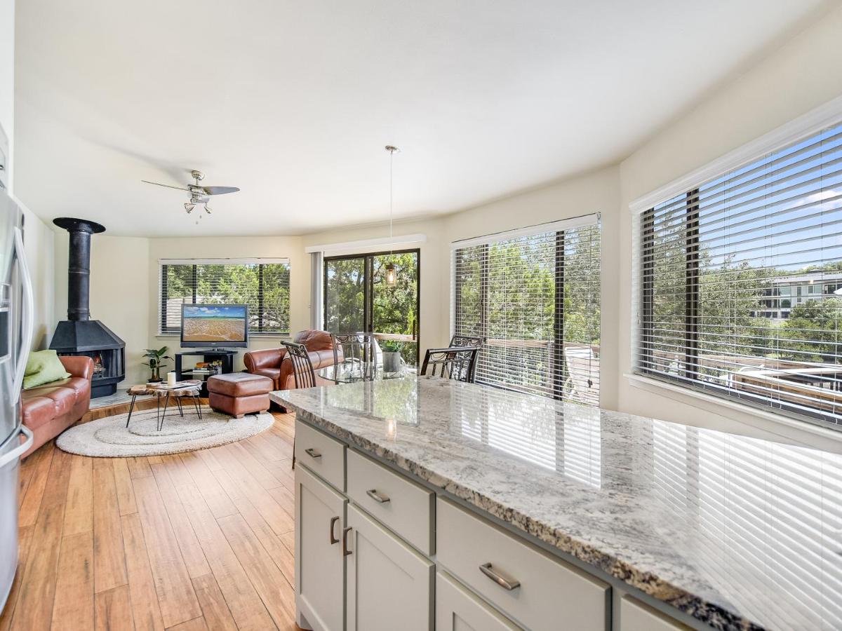 Lake Travis Tree Lodge — photo 10