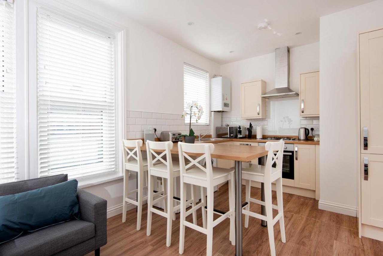 Oliverball Serviced Apartments - Francis Heights - Modern 2 bedroom apartment in Portsmouth