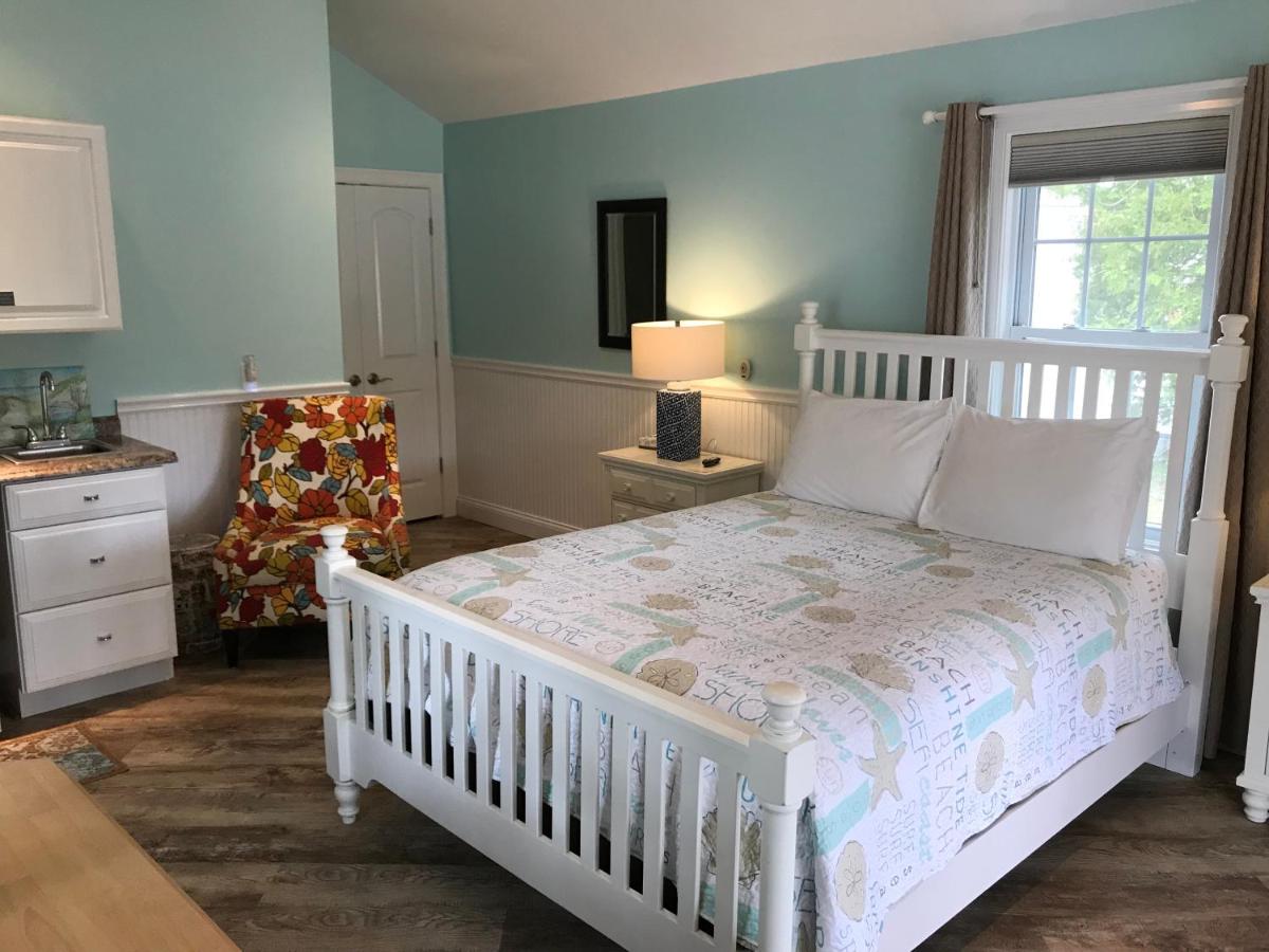 Falmouth Heights Motor Lodge — photo 20