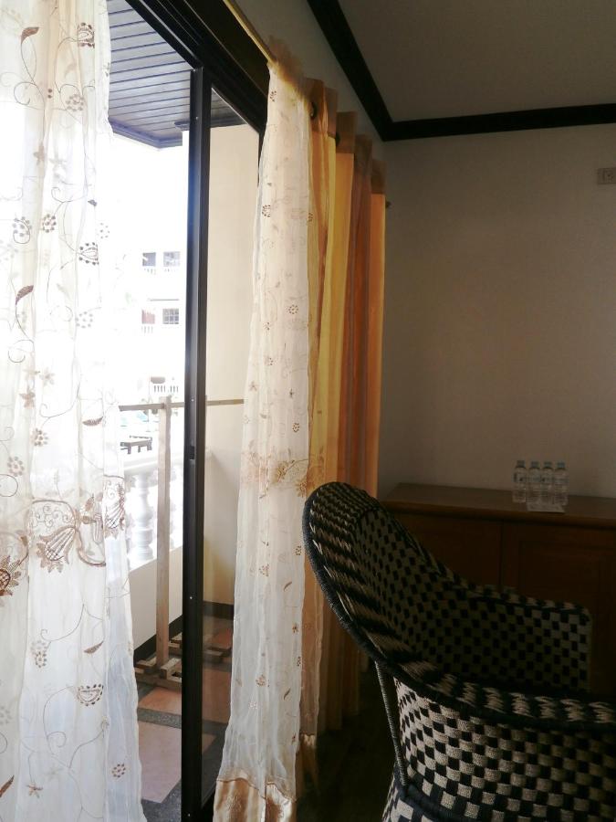 Beach: Real Maris Resort and Hotel