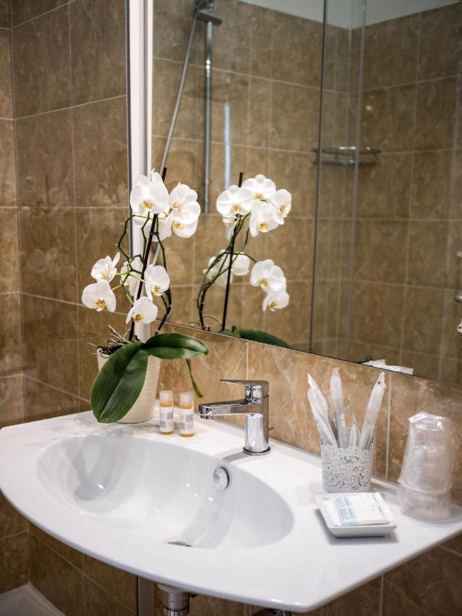 Porta Marina guest rooms photo
