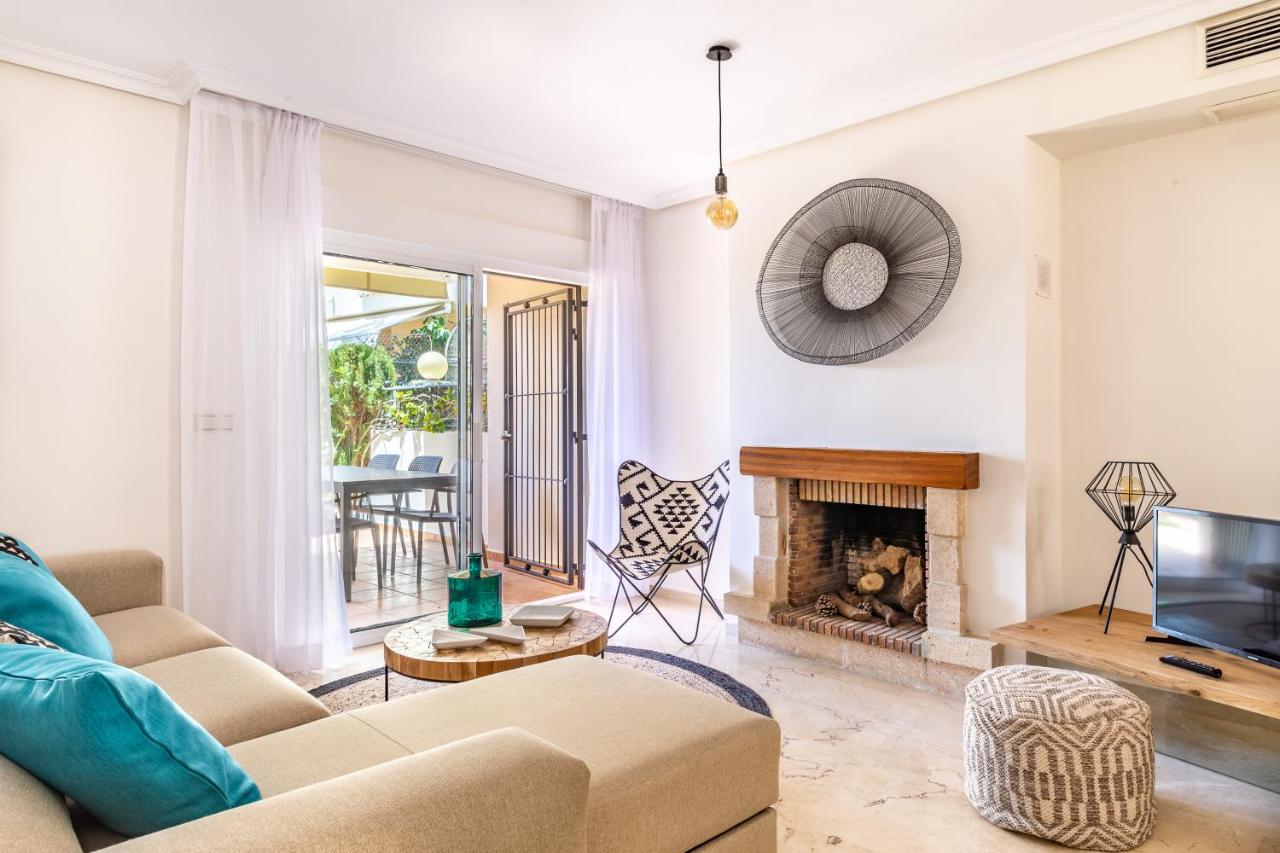 STYLISH TOWNHOUSE IN BEACHFRONT COMPLEX, Marbella ...