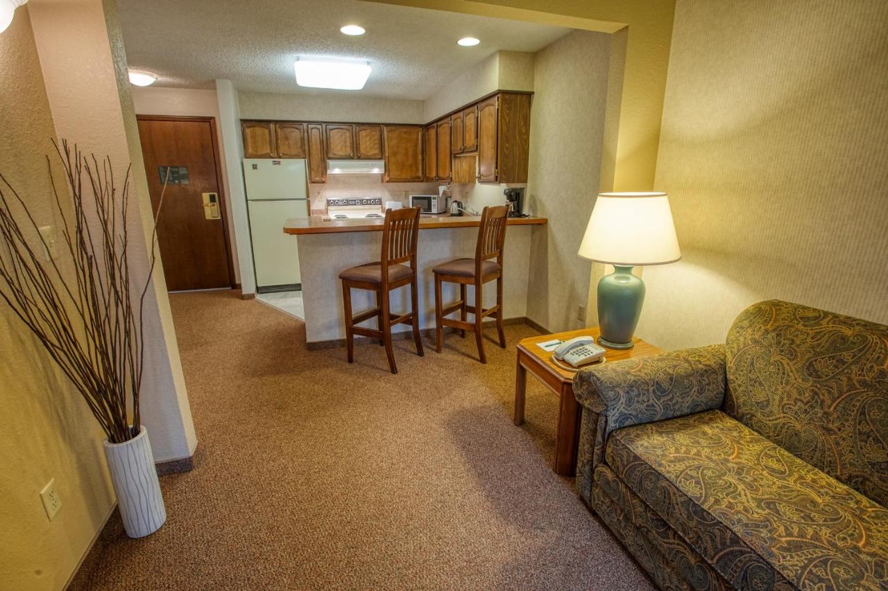 Sophie Station Suites — photo 14
