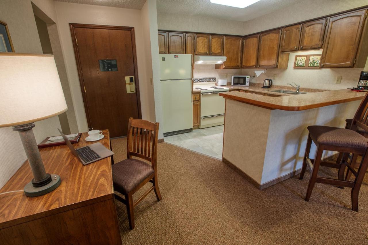 Sophie Station Suites — photo 10