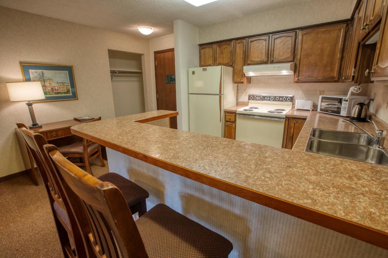 Sophie Station Suites — photo 15