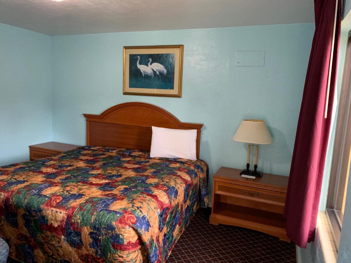 Regal Inn — photo 12
