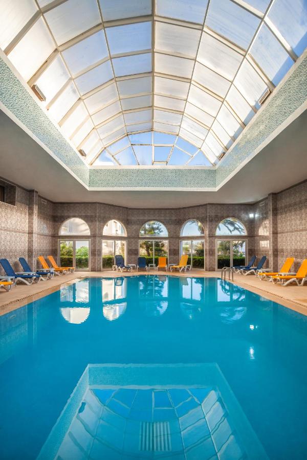 Heated swimming pool: Hotel Zodiac