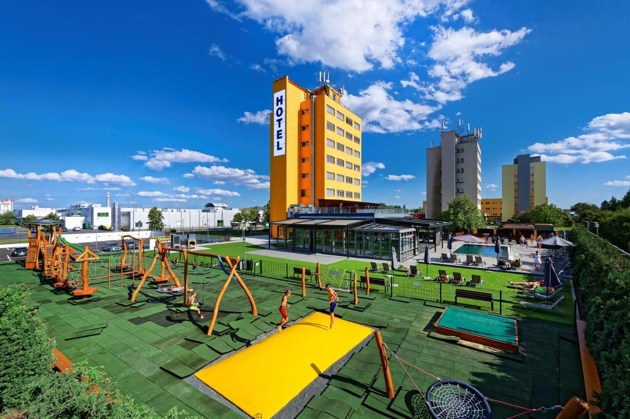 Hotel Aura Design & Garden Pool photo