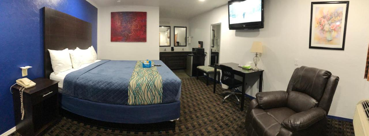 Budget Inn — photo 14
