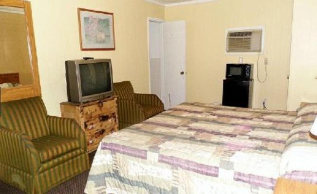 Interstate Motel 1 — photo 15