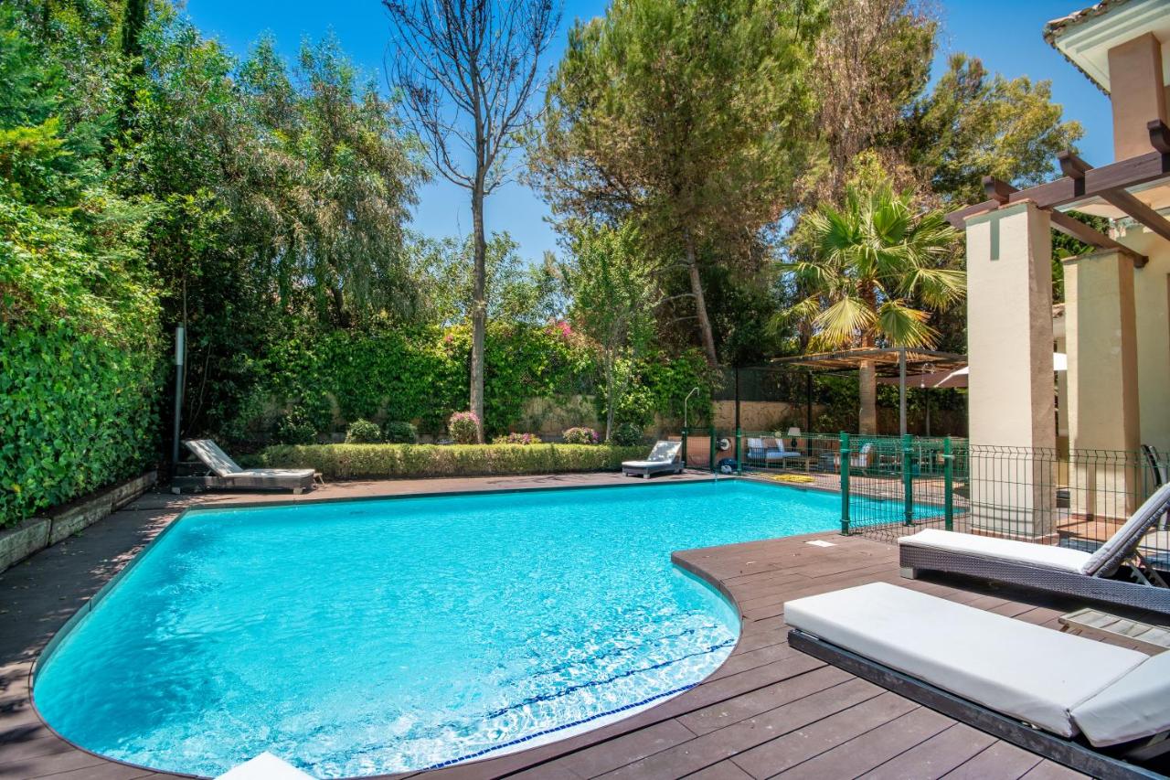 Luxury beachside Villa in Los Monteros, Marbella, Spain ...