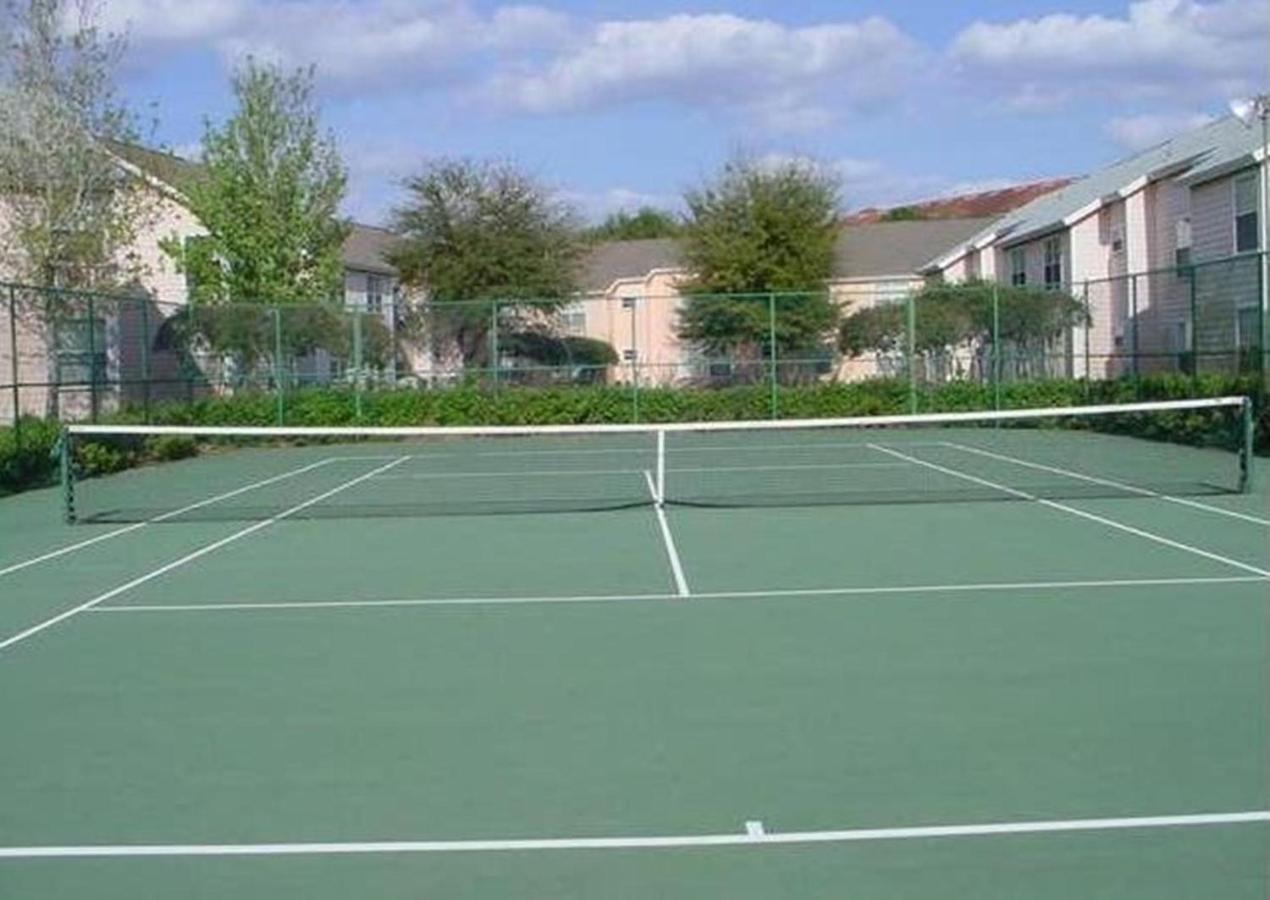 Tennis court: Mickey's Paradise