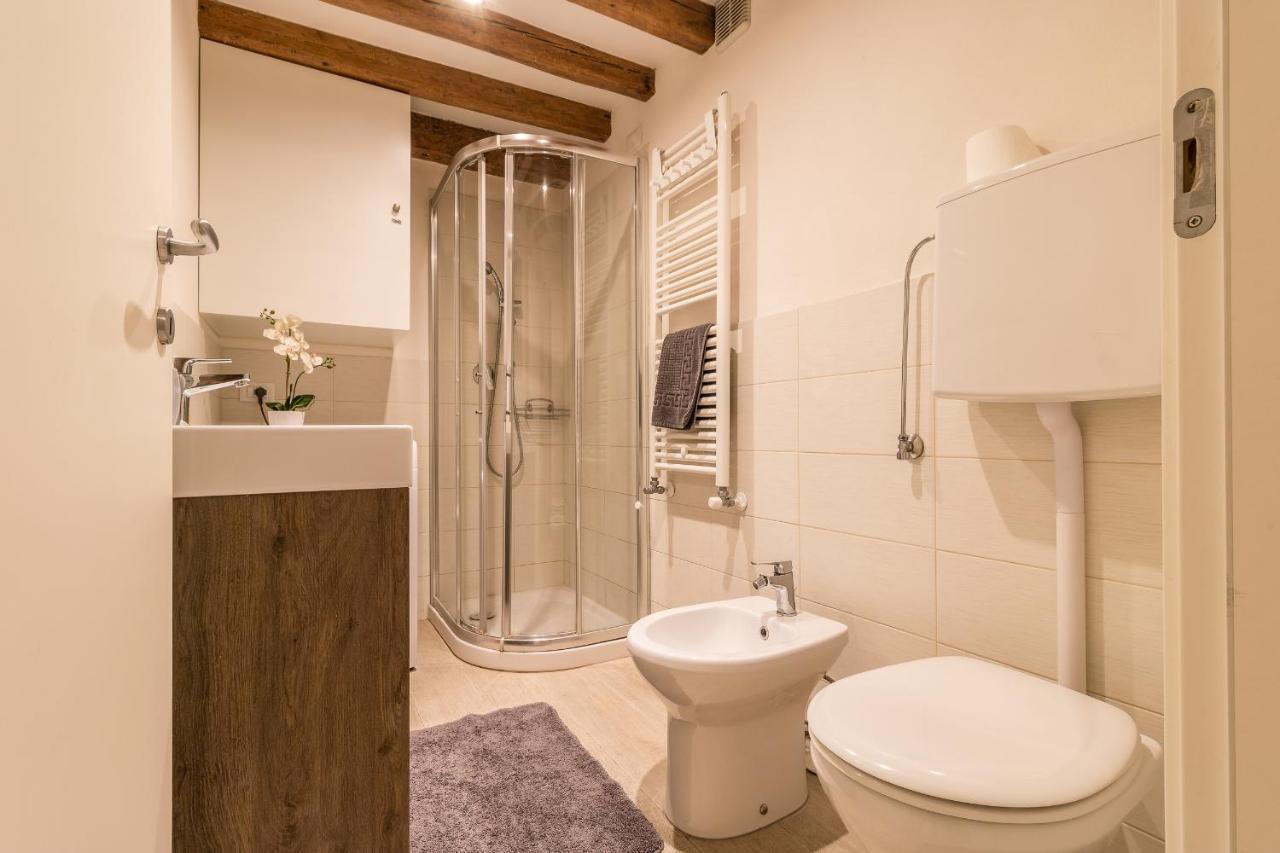 Ramo Delle Moschette - 3